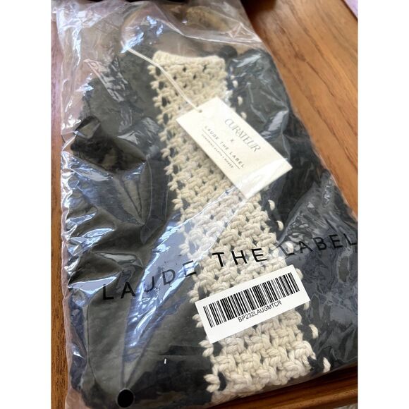 Laude the Label x Curateur Gabby Mini Macrame Bag Crochet with Wood Handle - Picture 4 of 5